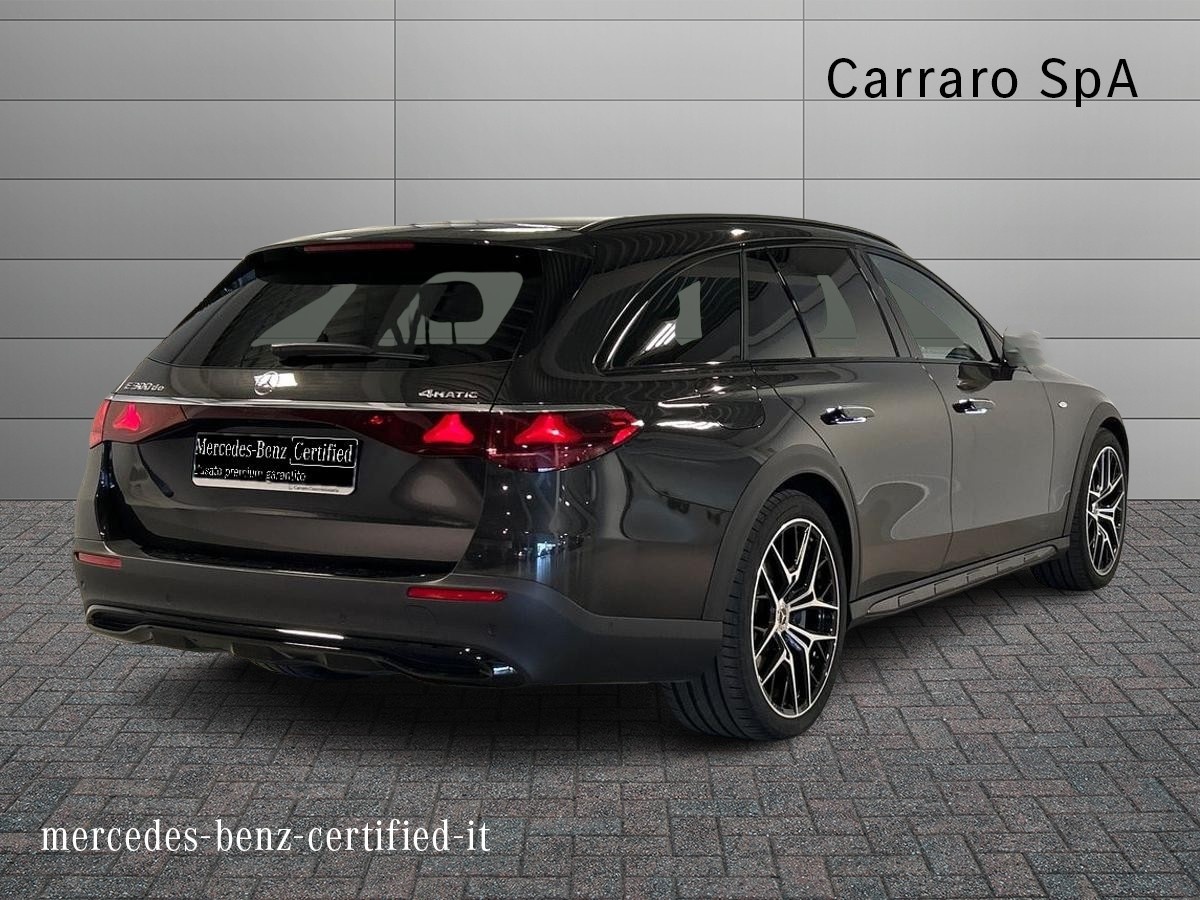 Mercedes  Classe E Station Wagon All-Terrain 300 de Plug in hybrid Premium Plus 4Matic 9G-Tronic - 2