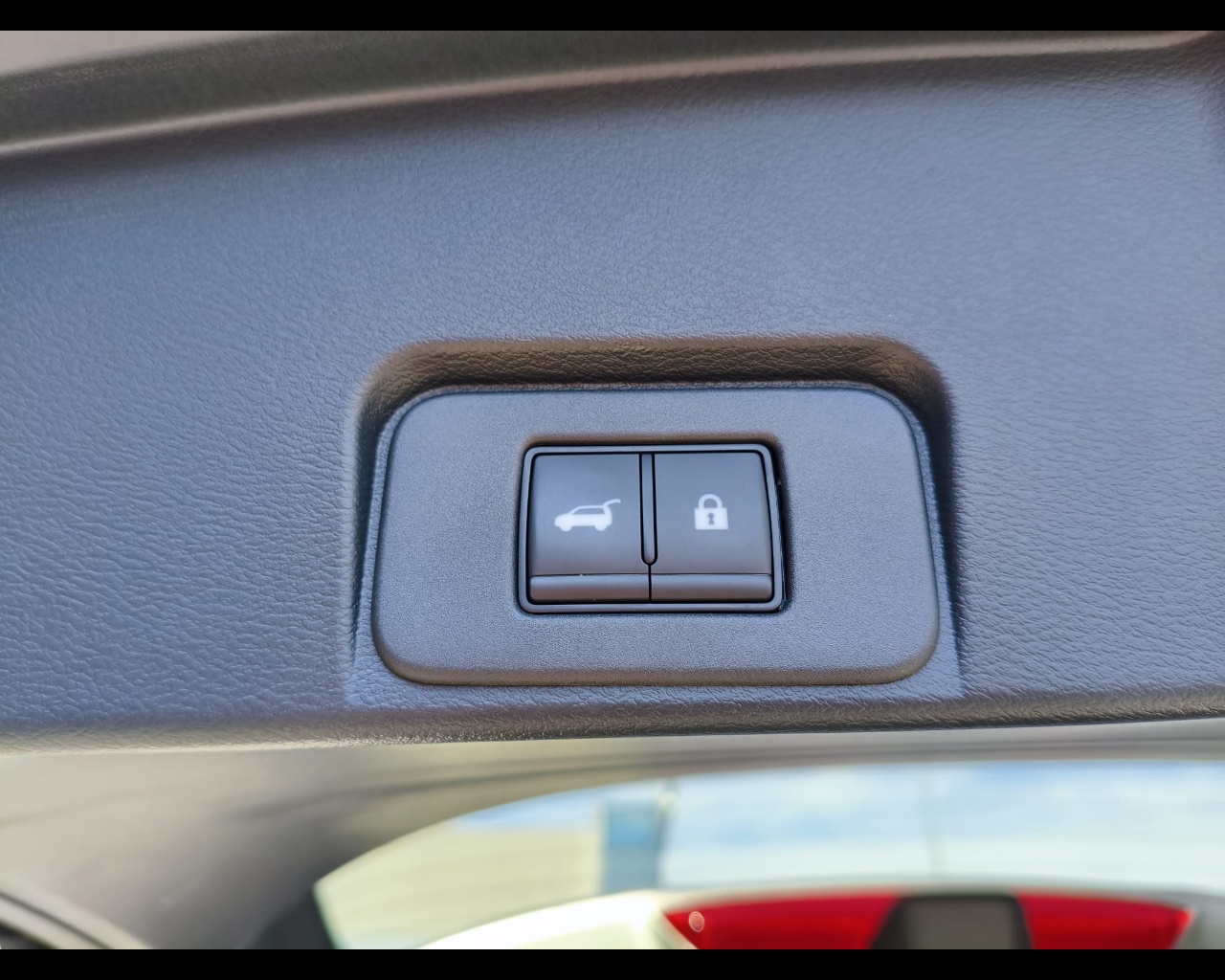 Foto NISSAN X-Trail 1.5 e-power Tekna 2wd auto