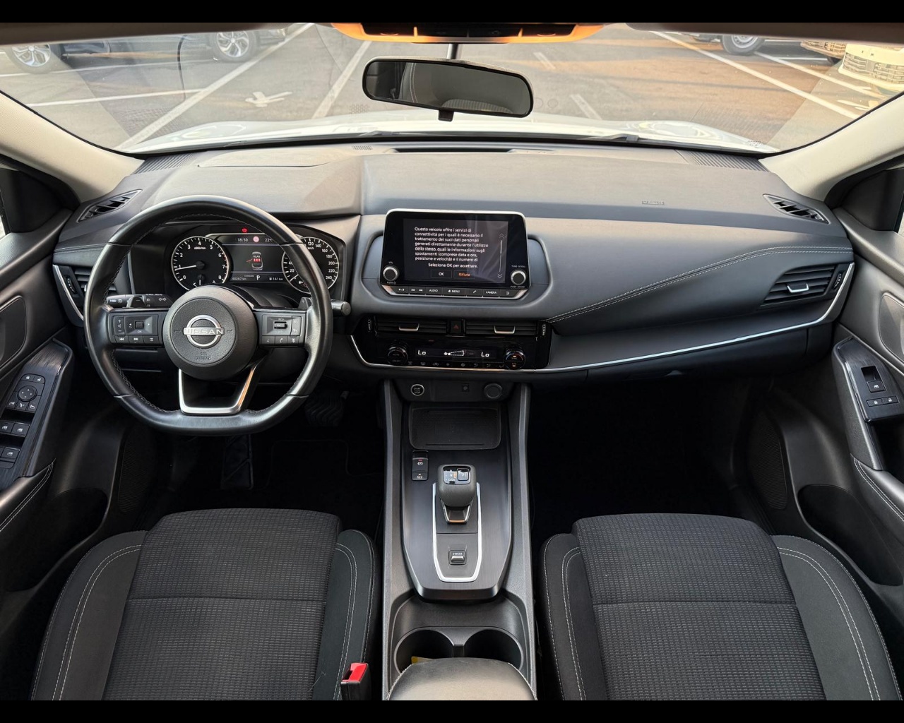 Foto NISSAN Qashqai 1.3 mhev Business 2wd 158cv xtronic
