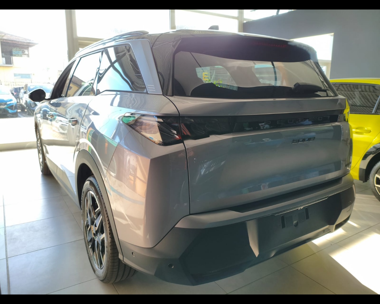 Foto PEUGEOT 5008 1.2 hybrid GT 136cv e-dcs6