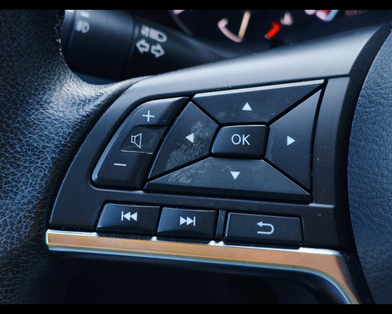 Foto NISSAN Juke 1.0 dig-t N-Connecta 114cv