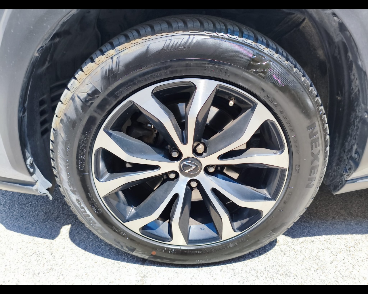 Foto LEXUS NX 300h 2.5 F-Sport 4wd cvt
