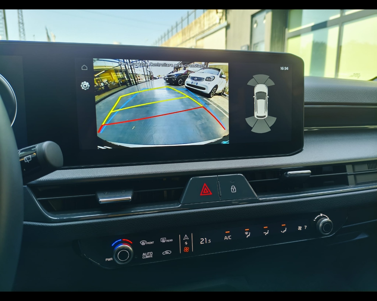 Foto KIA NUOVA STONIC 1.0 T-GDI MH STYLE LAUNCH
5 Door