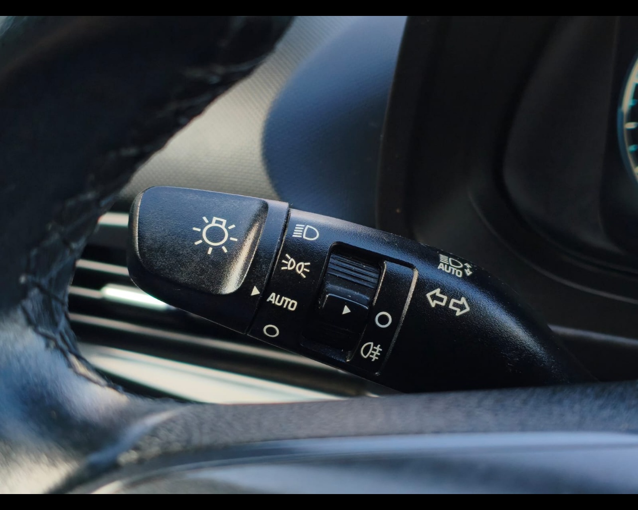 Foto HYUNDAI Bayon 1.0 t-gdi 48V Xline imt