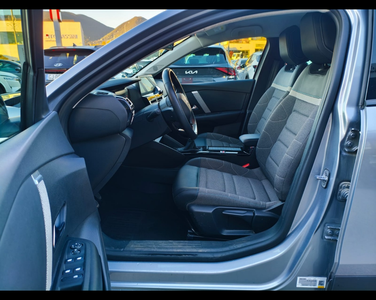 Foto CITROEN C4 1.2 puretech Plus s&s 130cv