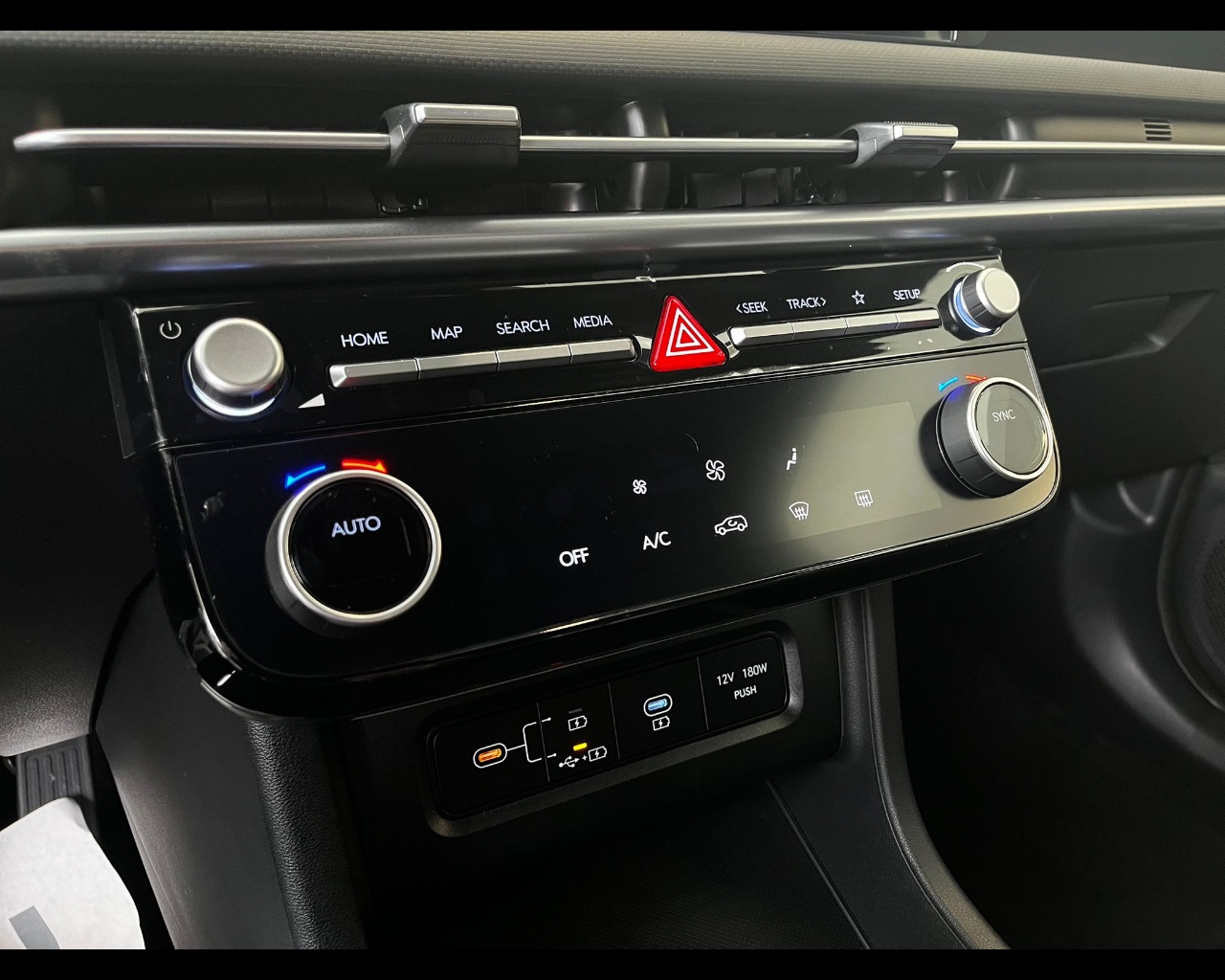 Foto HYUNDAI TUCSON MY26 1.6TGDI DCT 150 DARKLINE+TT