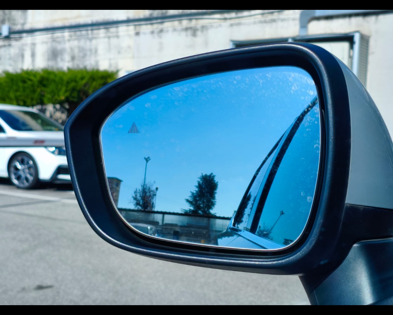 Foto NISSAN Qashqai 1.3 mhev N-Connecta 2wd 140cv