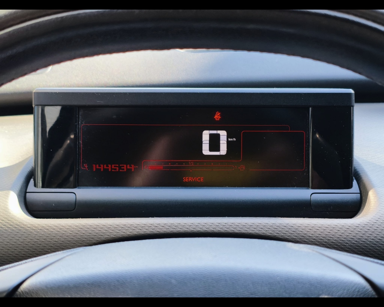 Foto CITROEN C4 Cactus 1.6 bluehdi Shine 100cv