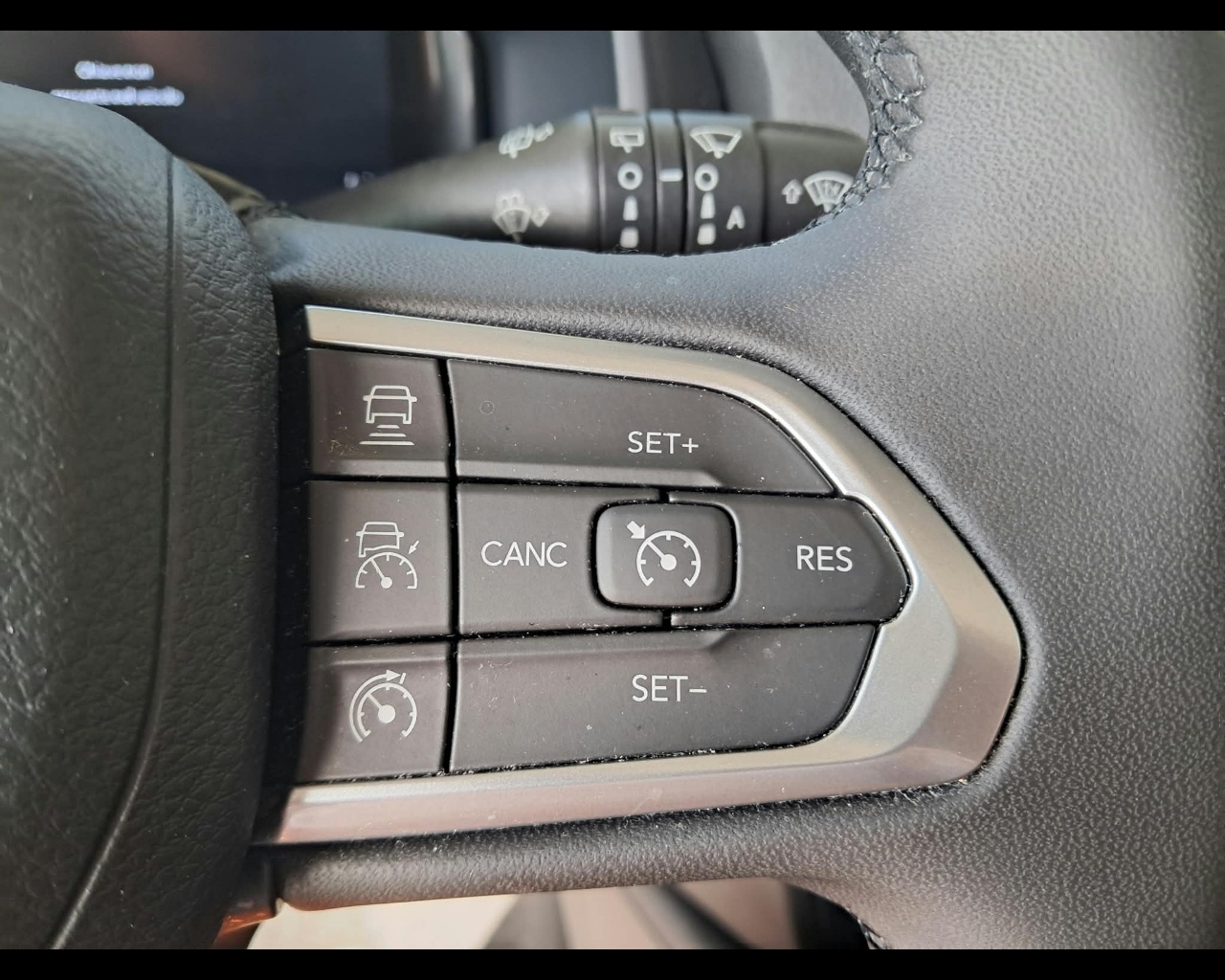 Foto JEEP Renegade 1.5 turbo t4 mhev Summit 2wd dct