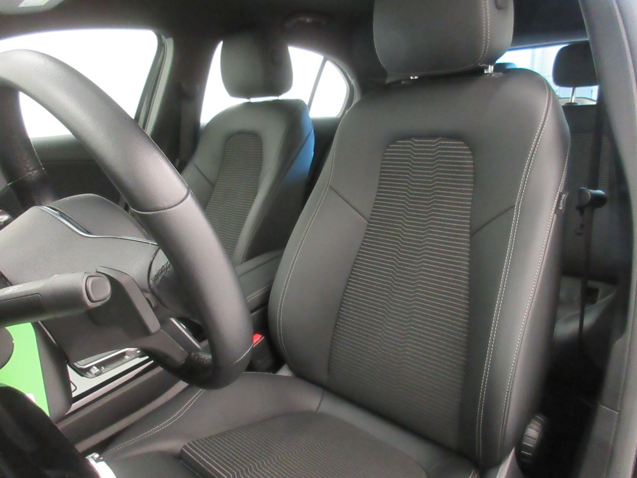 Mercedes Classe A Classe A 180 D Sport 8G-DCT - 12