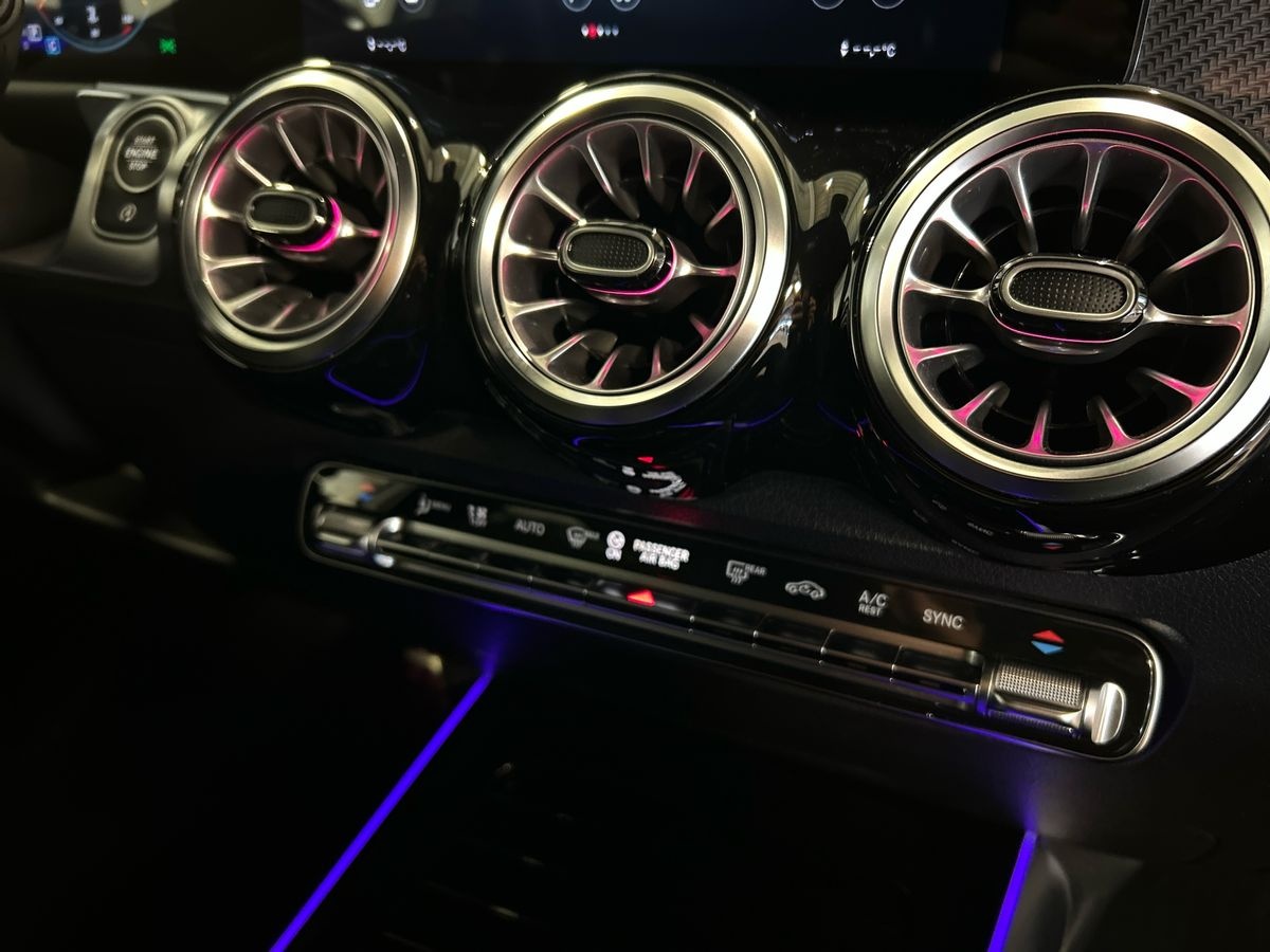 Mercedes GLB GLB 200 D Premium 4Matic 8G-DCT - 14