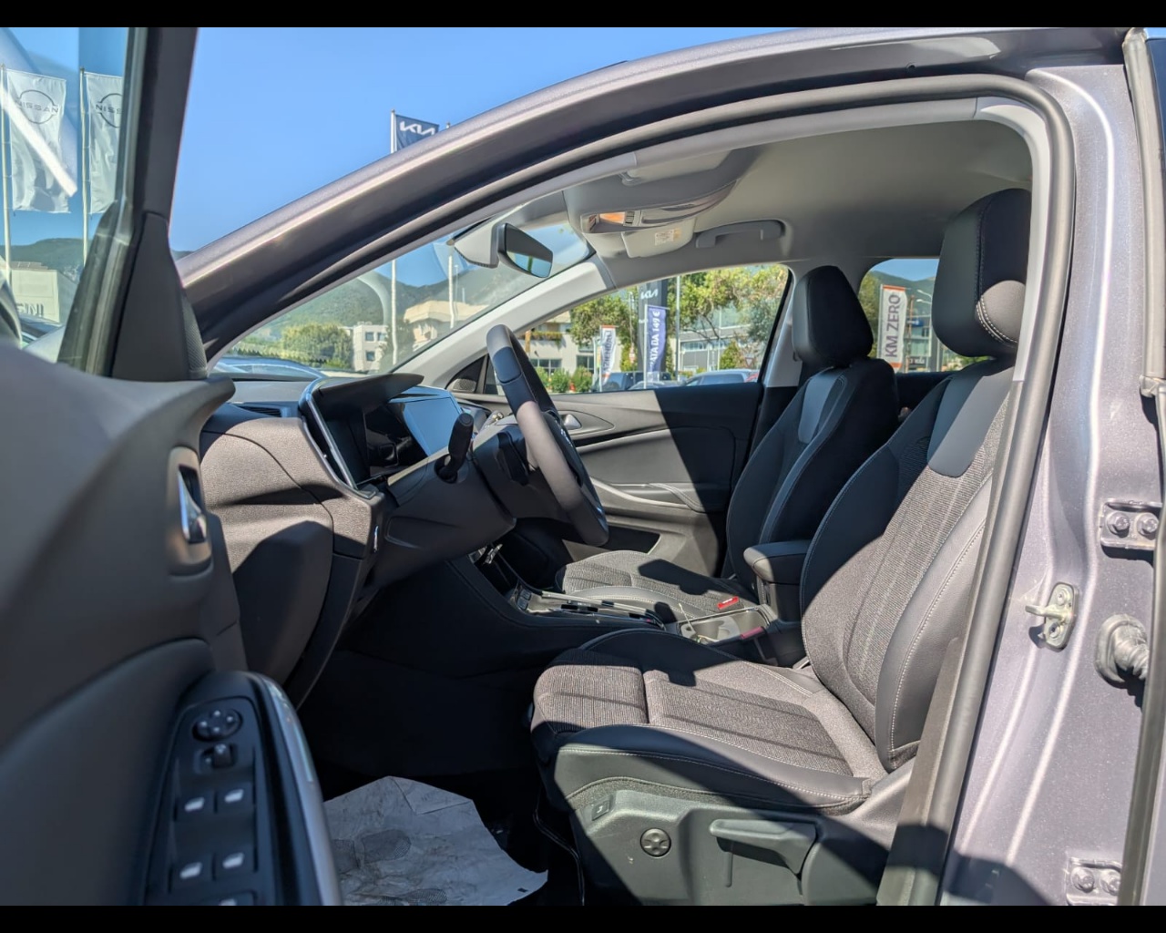 Foto OPEL Grandland 1.6 phev Business Elegance fwd 225cv auto