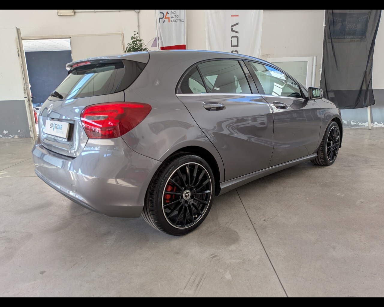Foto MERCEDES A 180 d Premium 