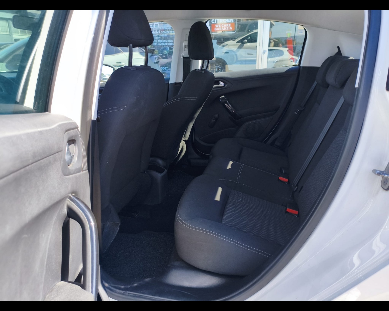 Foto PEUGEOT 208 5p 1.2 puretech Active 82cv