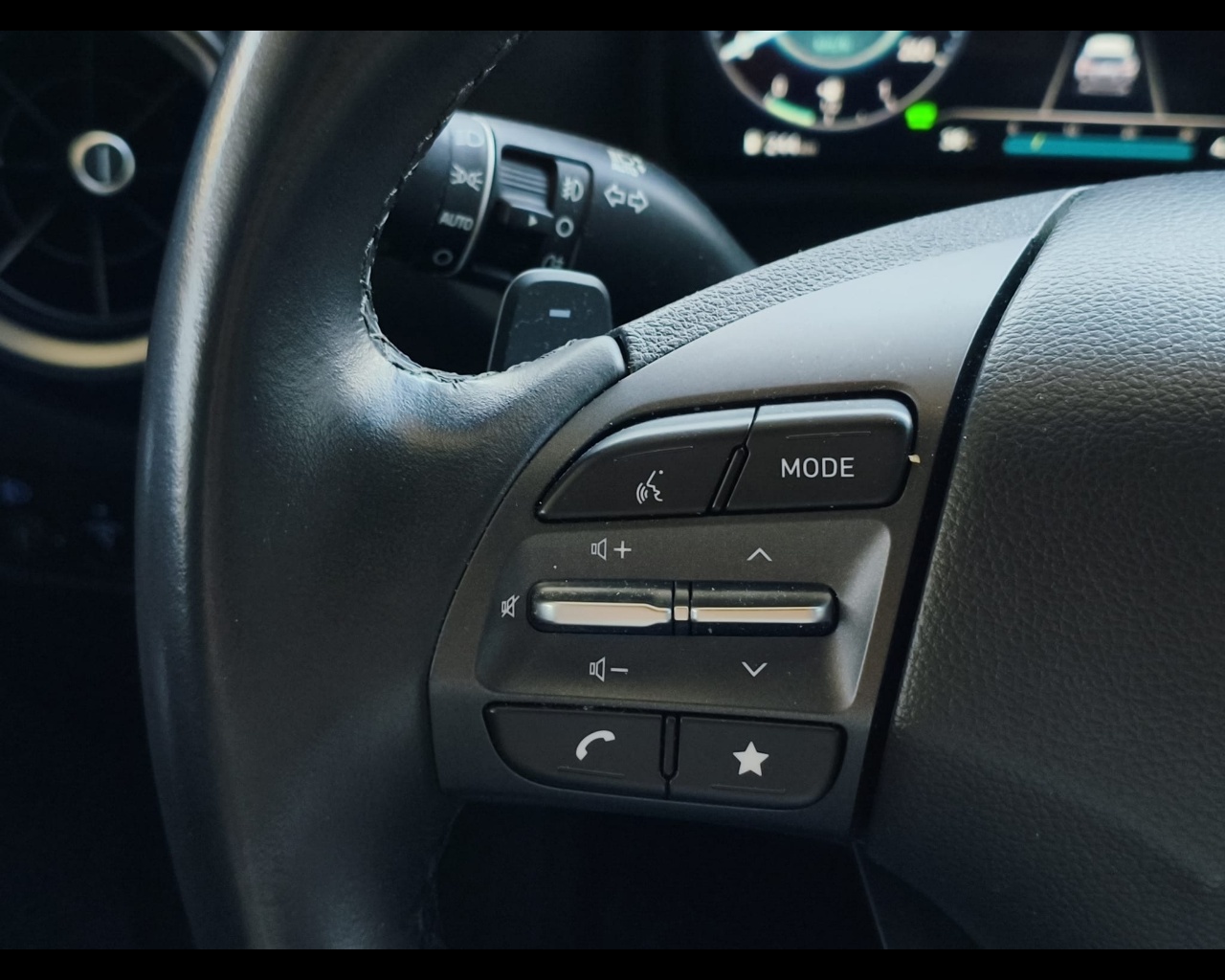 Foto HYUNDAI Kona 1.6 gdi hev Xline Safety Pack 2wd 141cv dct