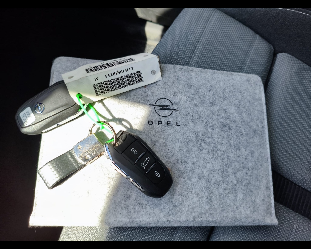 Foto OPEL Grandland 1.2 hybrid GS 145cv e-dcs6