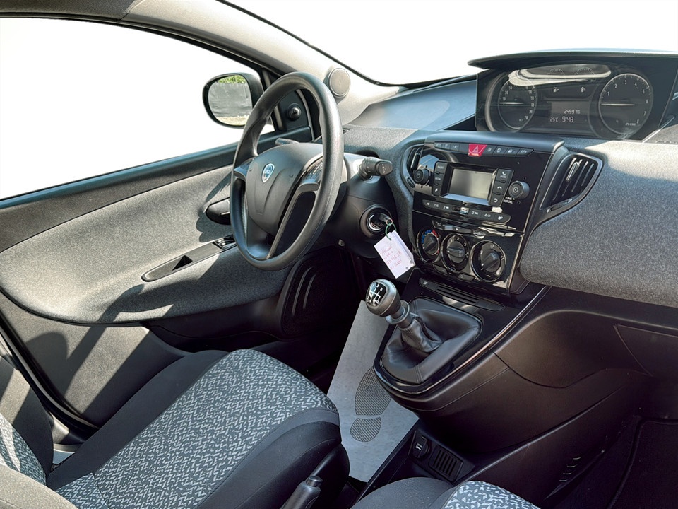 LANCIA Ypsilon 1.0 firefly hybrid Silver s&s 70cv Ibrida usato - 12