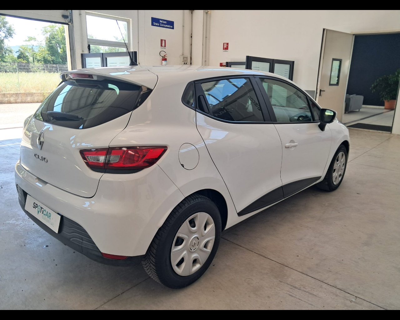 Foto RENAULT Clio 5p 1.2 Wave 75cv