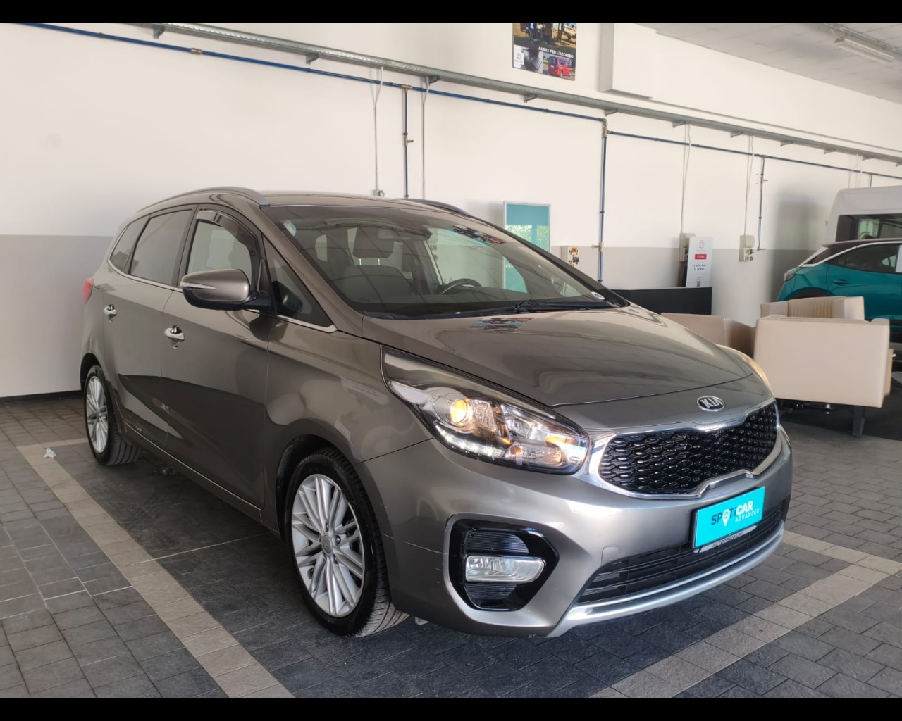 Foto KIA Carens 1.7 crdi Class Techno Pack 115cv 7p.ti