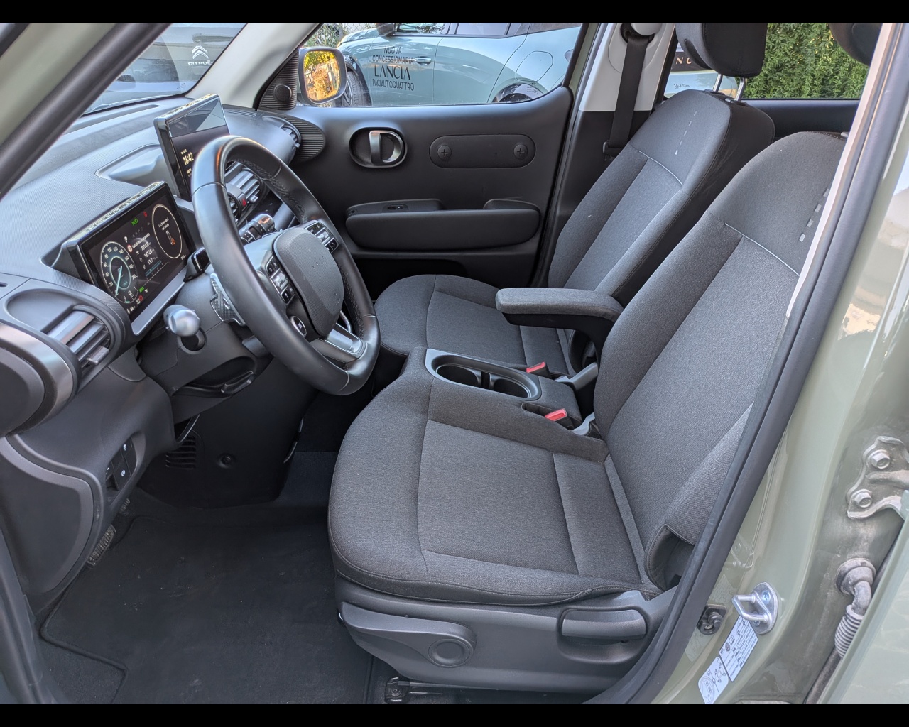 Foto HYUNDAI INSTER 49 KWH XCLASS+AP