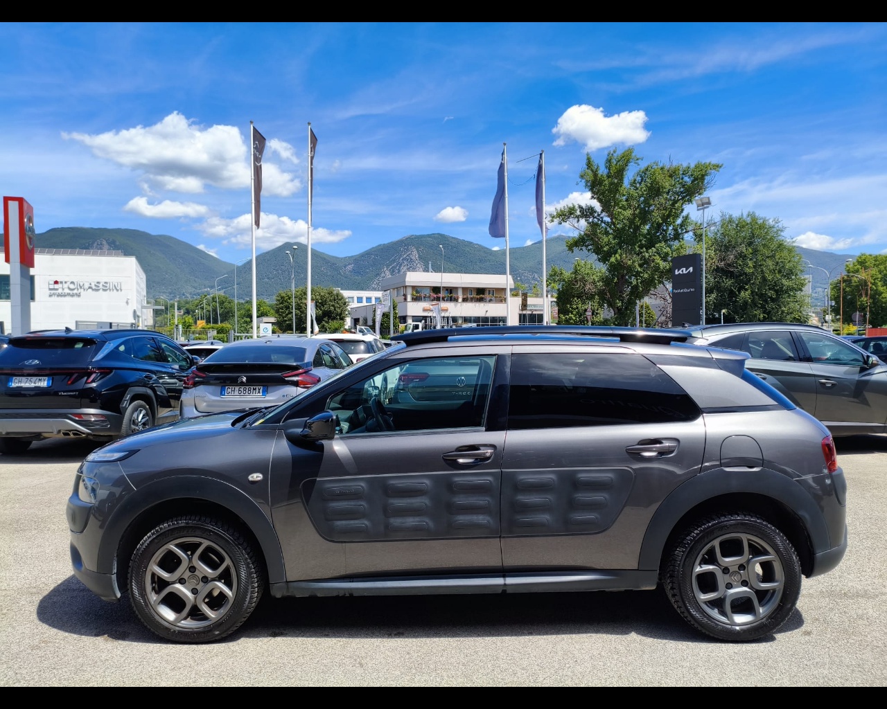Foto CITROEN C4 Cactus 1.6 bluehdi Shine 100cv