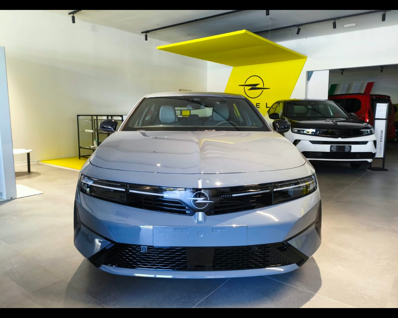 Foto OPEL Astra 5P Edition Diesel 130cv (96kW) Automatico