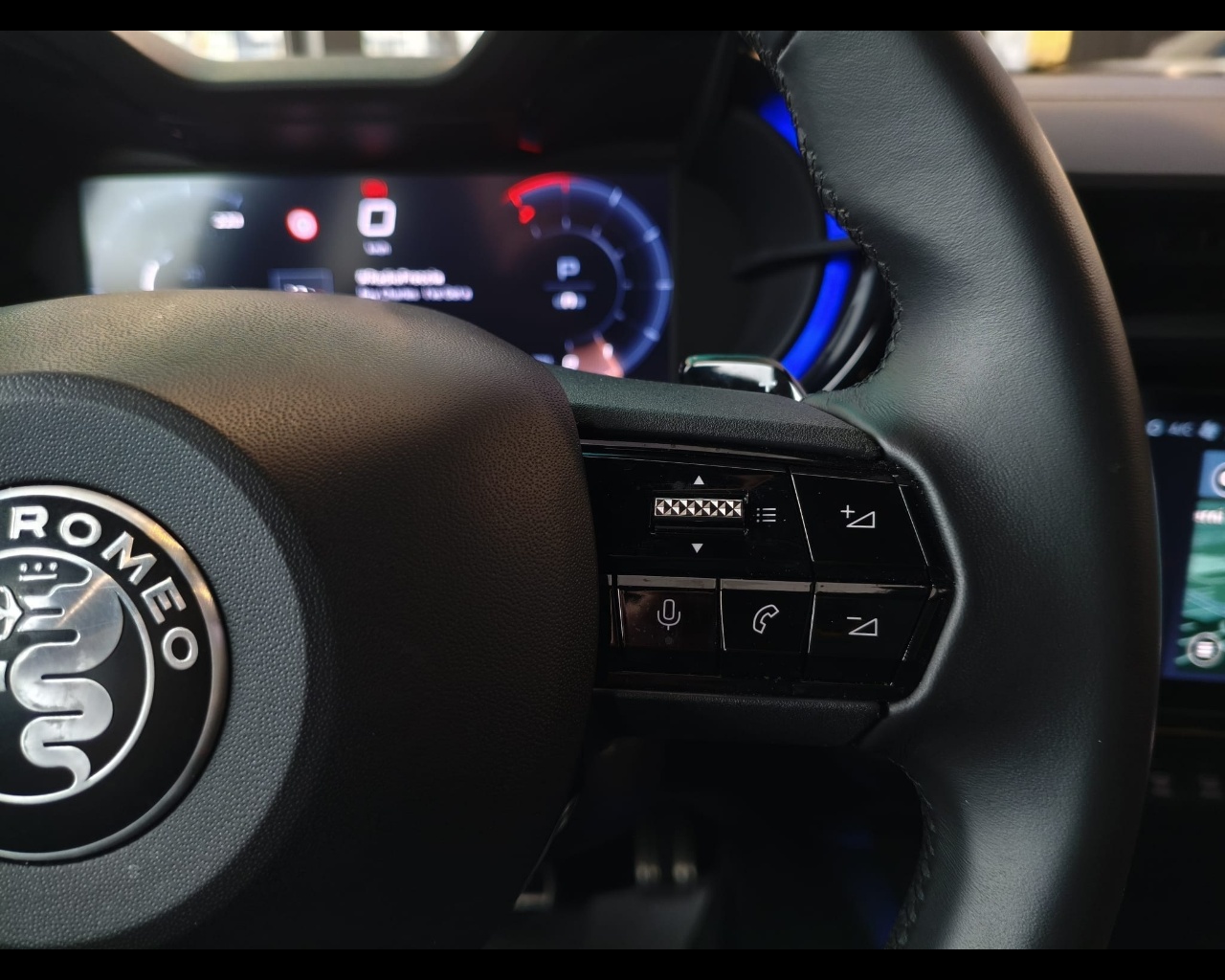 Foto ALFA ROMEO Junior 1.2 ibrida Speciale 145cv edct6