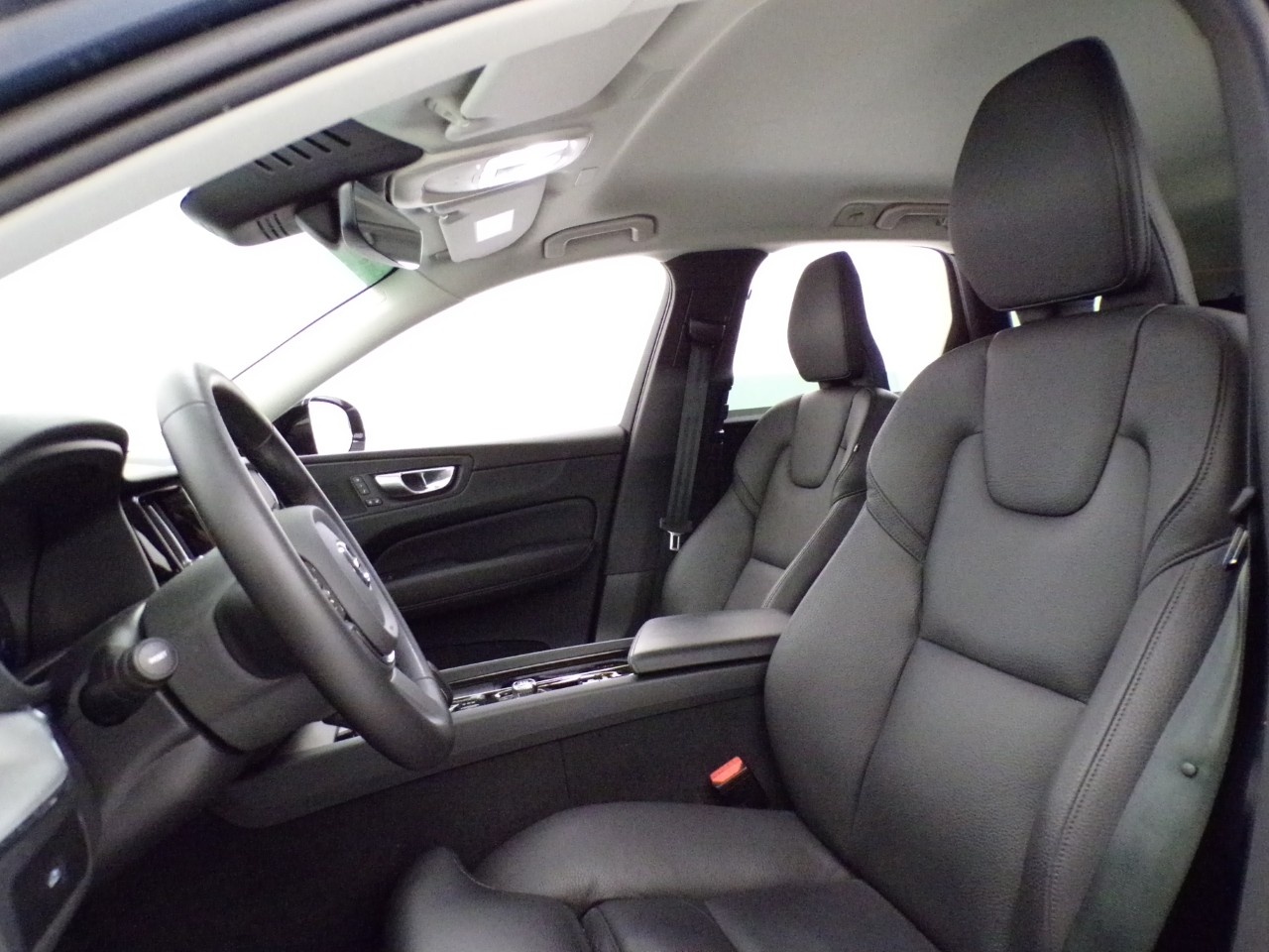 Volvo  XC60 N1 2.0 B4 d Plus Dark auto - 13