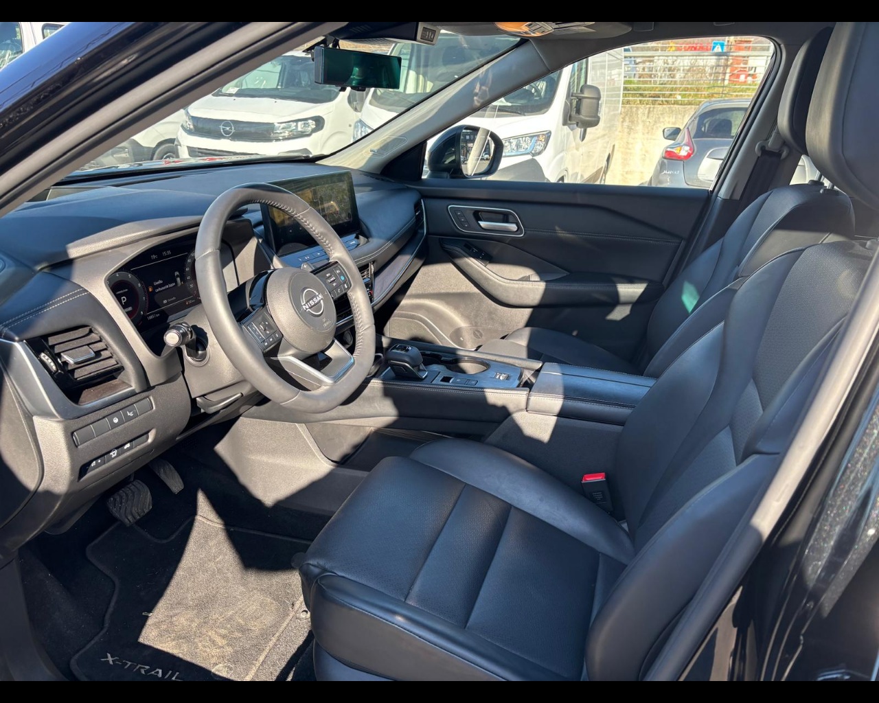 Foto NISSAN X-Trail TEKNA 2WD