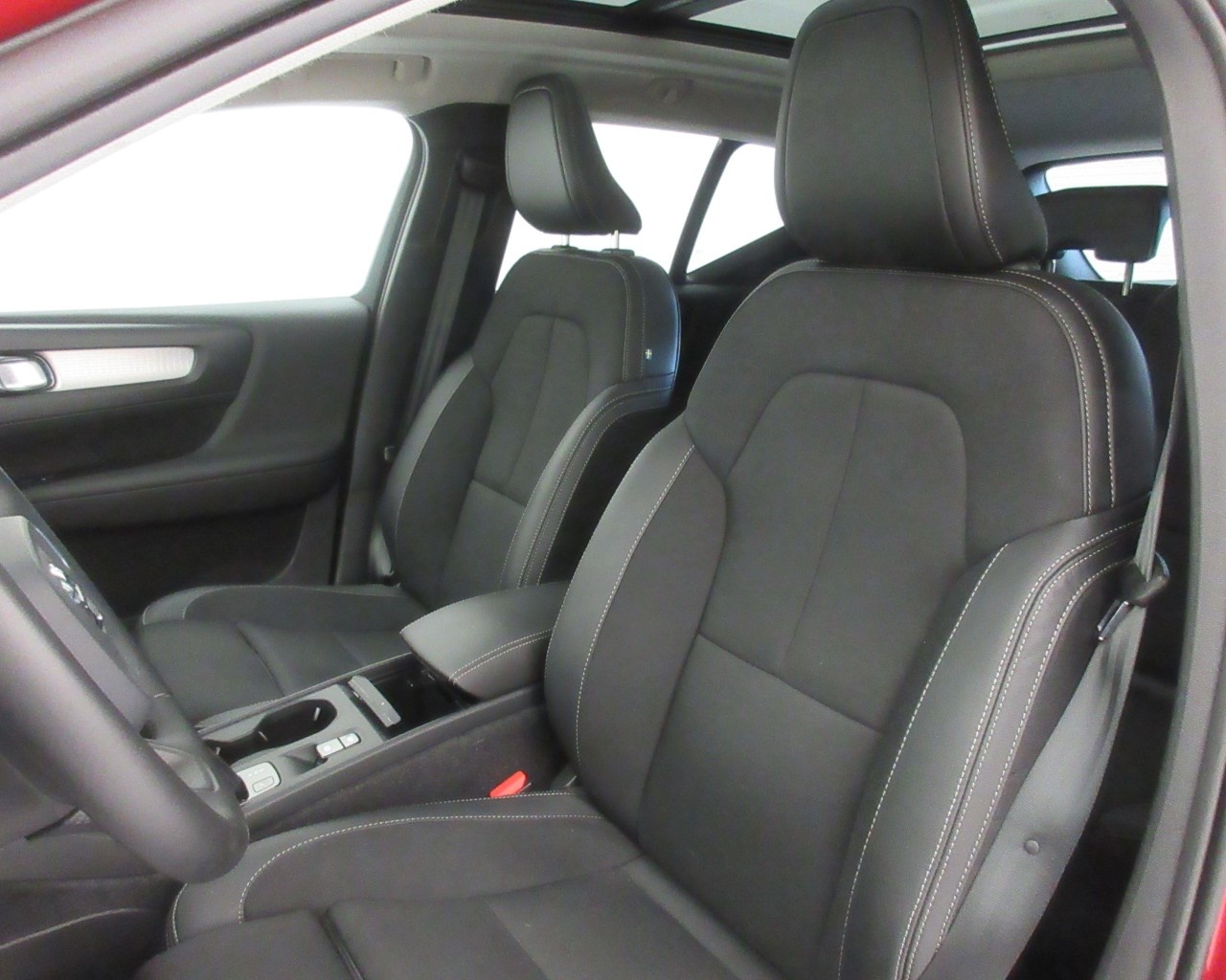 Volvo XC40 XC40 2.0 D4 Momentum AWD Geartronic - 13