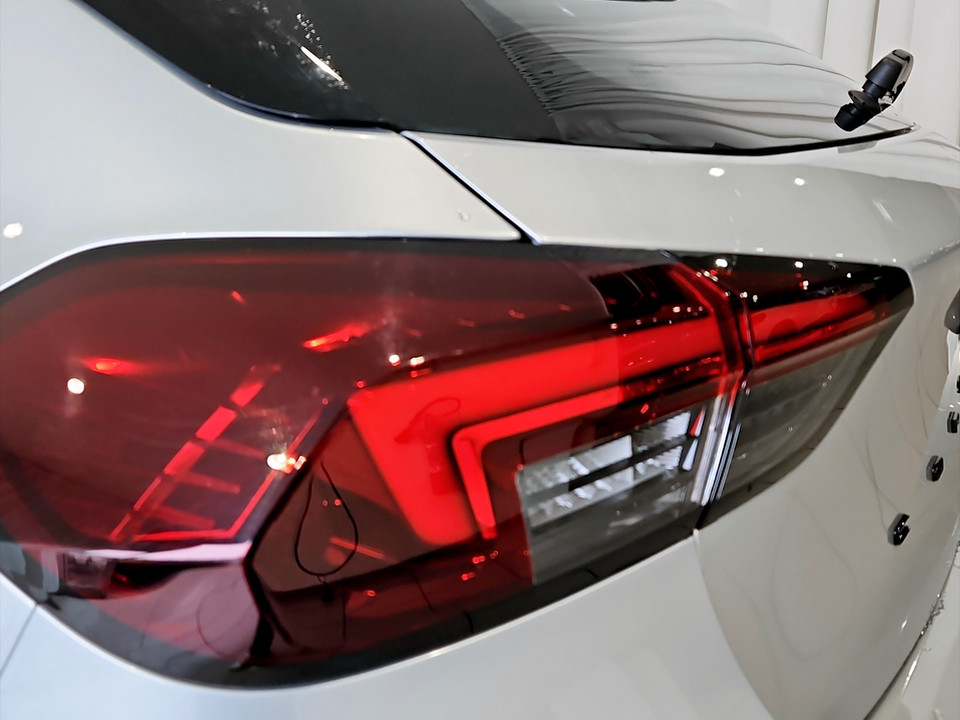 OPEL Corsa 1.2 GS s&s 100cv Benzina usato - 19