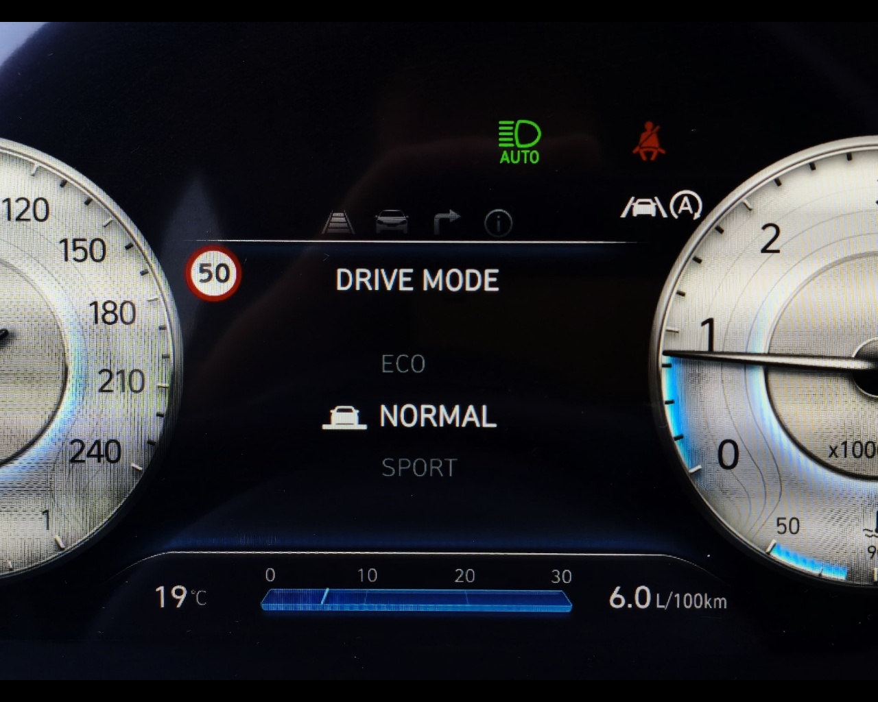 Foto HYUNDAI Tucson 1.6 crdi Xline 2wd