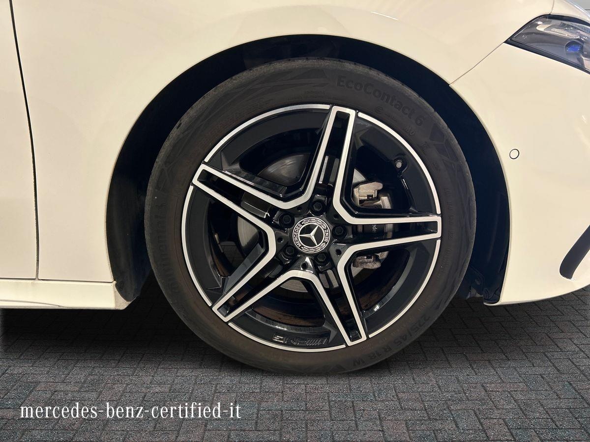 Mercedes  Classe A 180 D Advanced Plus AMG Line 8G-DCT - 17
