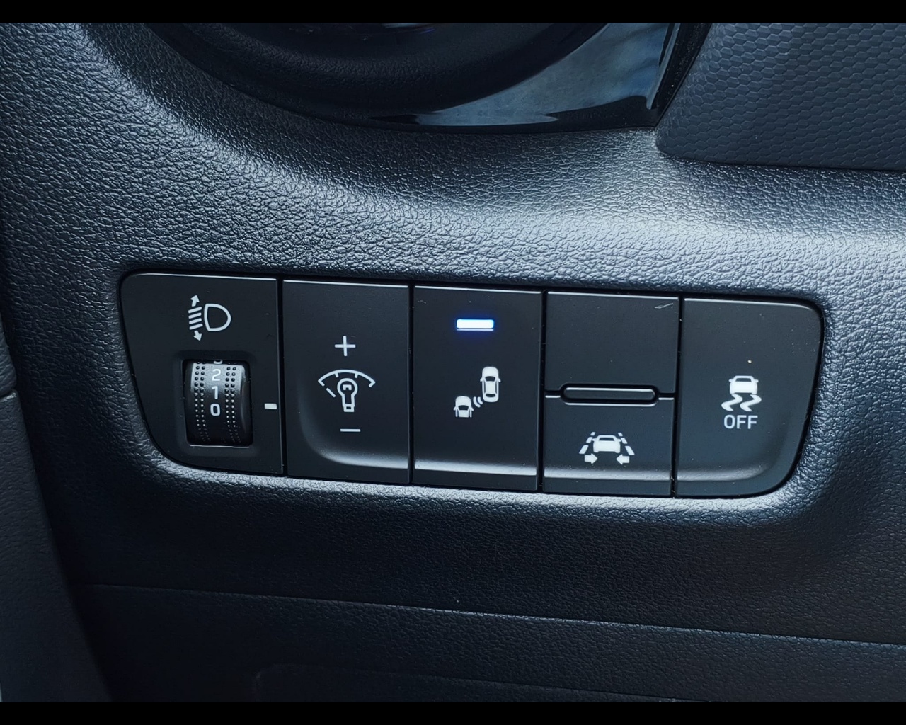 Foto HYUNDAI Kona 1.0 t-gdi Xpossible 2wd 120cv