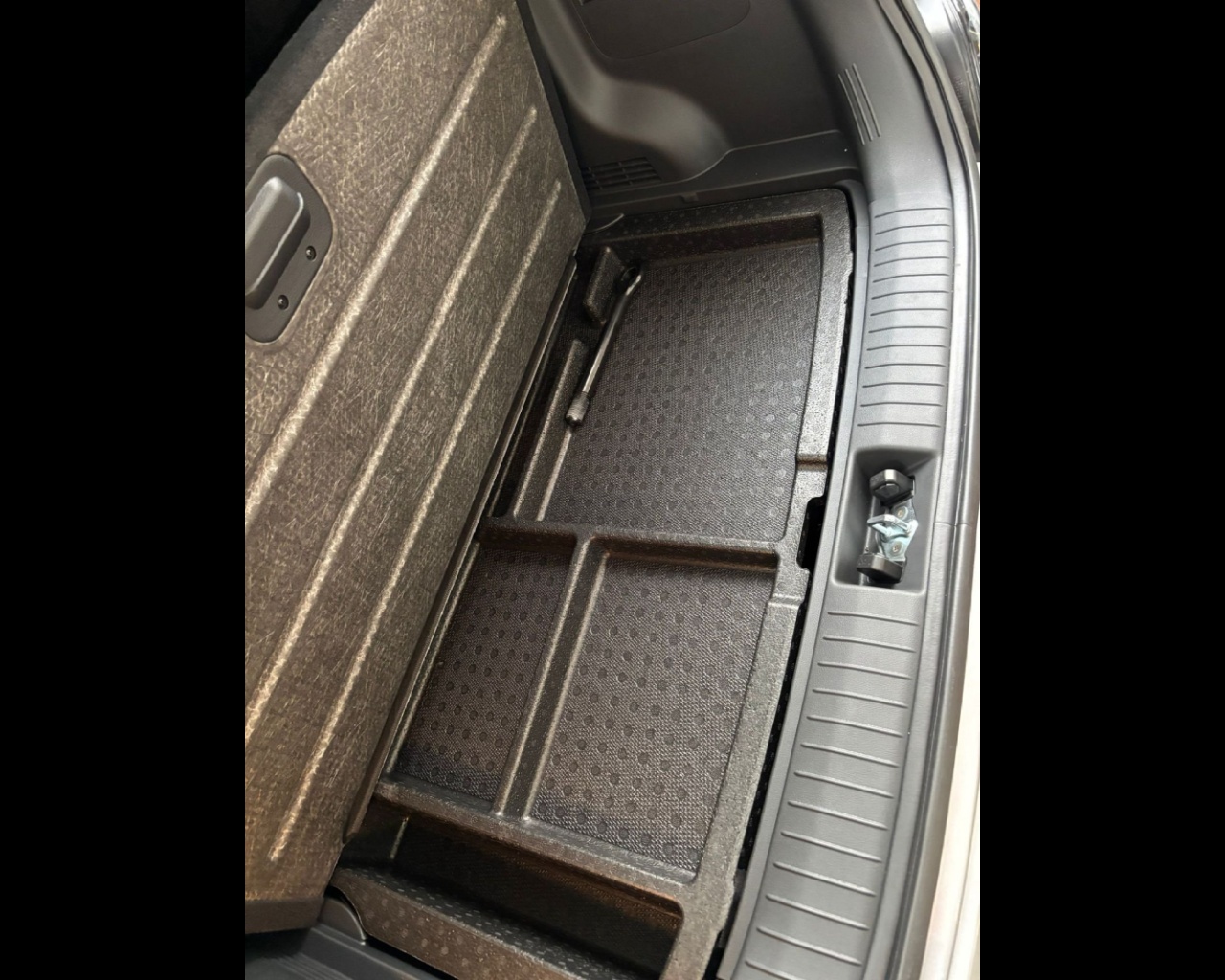 HYUNDAI KONA EV FL 39KWH XLINE Elettrica km0 - 5