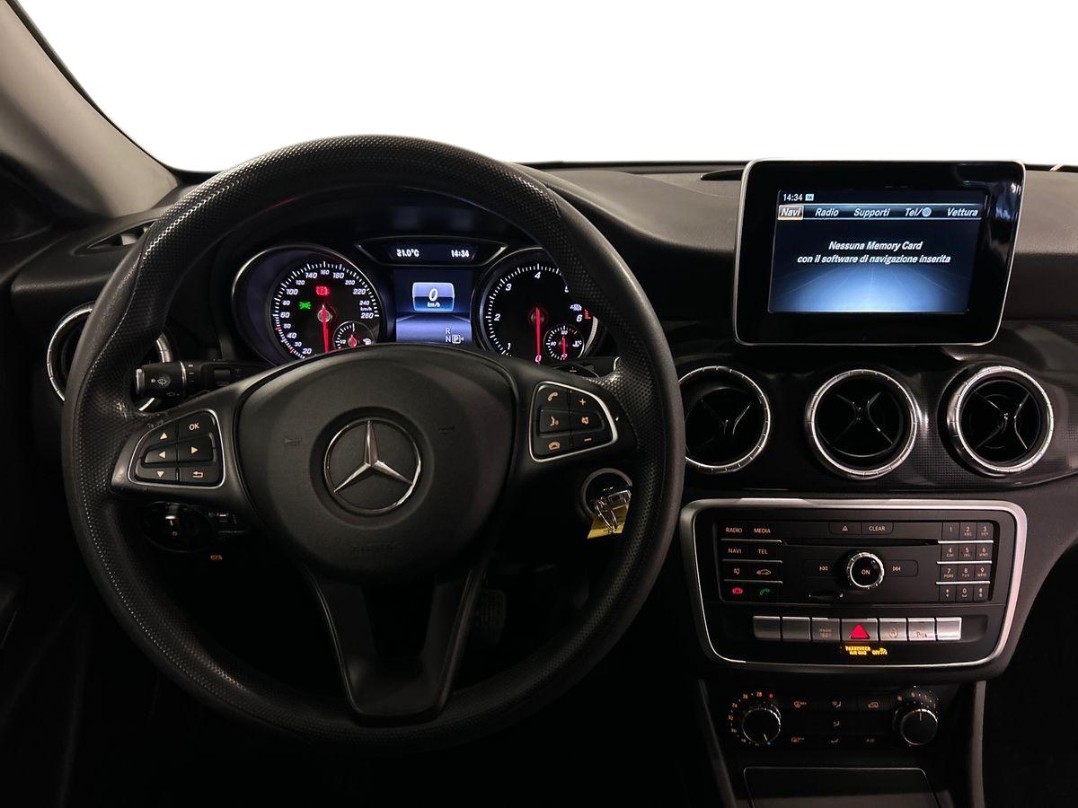 Mercedes CLA Shooting Brake CLA Shooting Brake 180 D Business 7G-DCT - 11