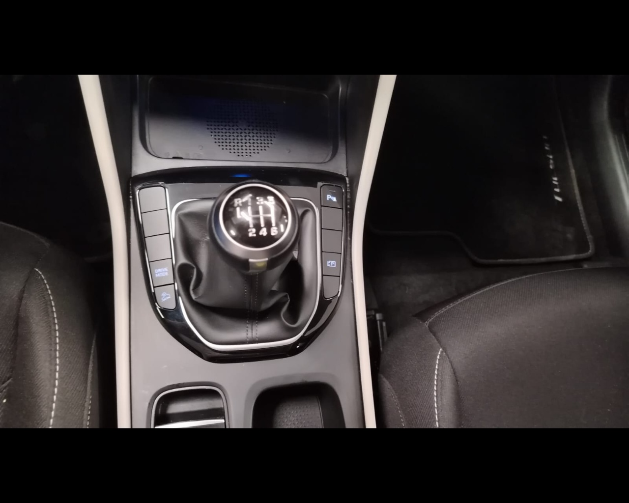 HYUNDAI Tucson 3ª serie Tucson 1.6 CRDI 48V XLine Diesel usato - 12