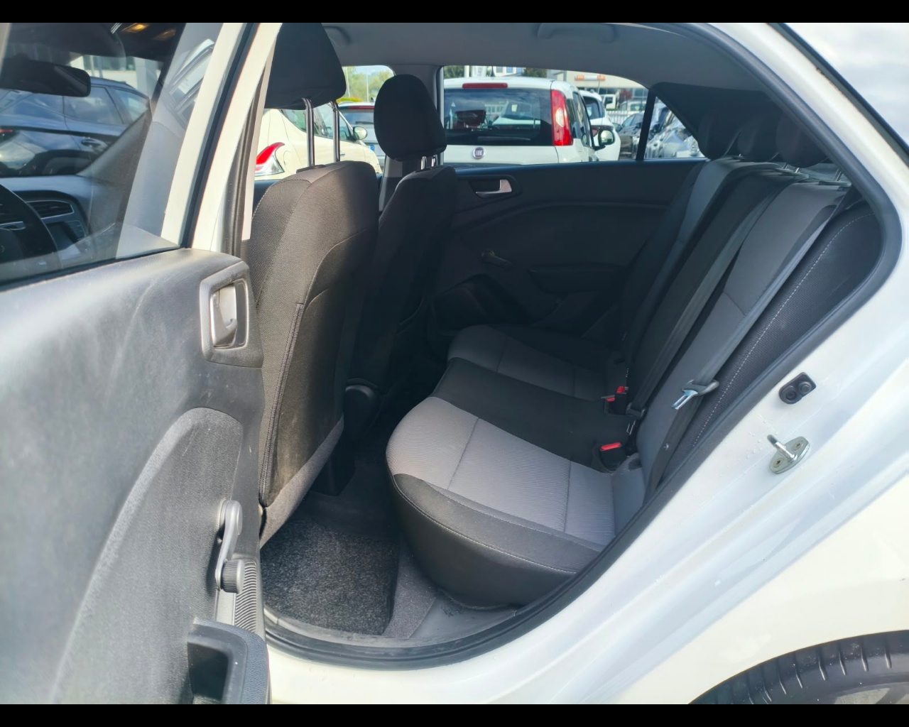 Foto HYUNDAI i20 5p 1.2 mpi Connectline 75cv Gpl