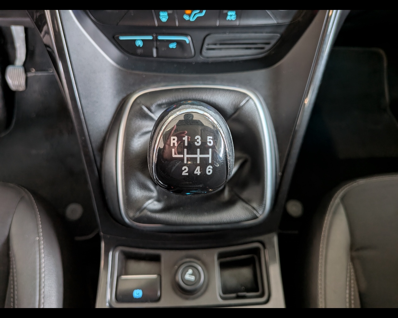 Foto FORD Kuga 1.5 tdci Titanium s&s 2wd 120cv