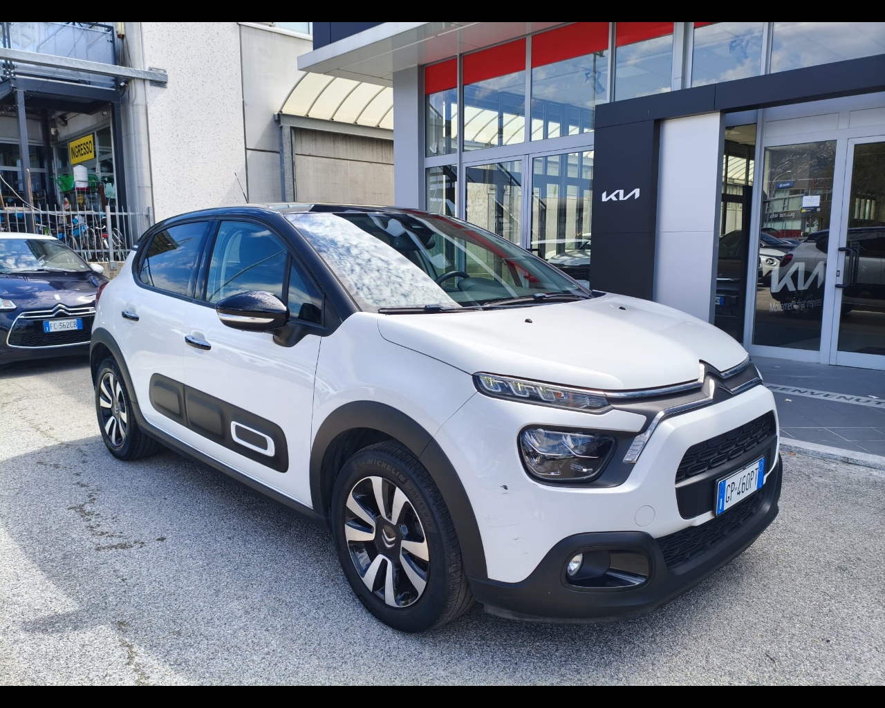 Foto CITROEN C3 1.2 puretech Shine s&s 83cv