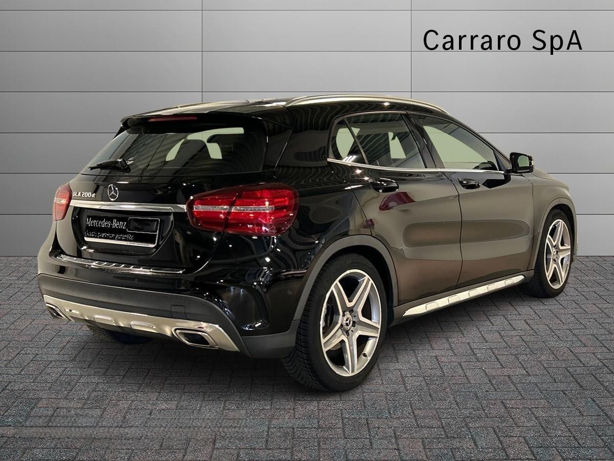 Mercedes GLA GLA 200 D Premium 7G-DCT - 2
