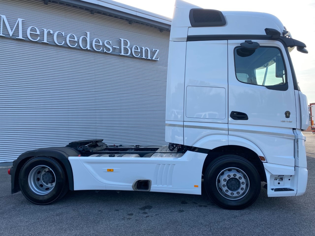 Mercedes Actros actros 1845 LS flat cab. Str.Sp. 2,5 EuroVI(E5) - 2