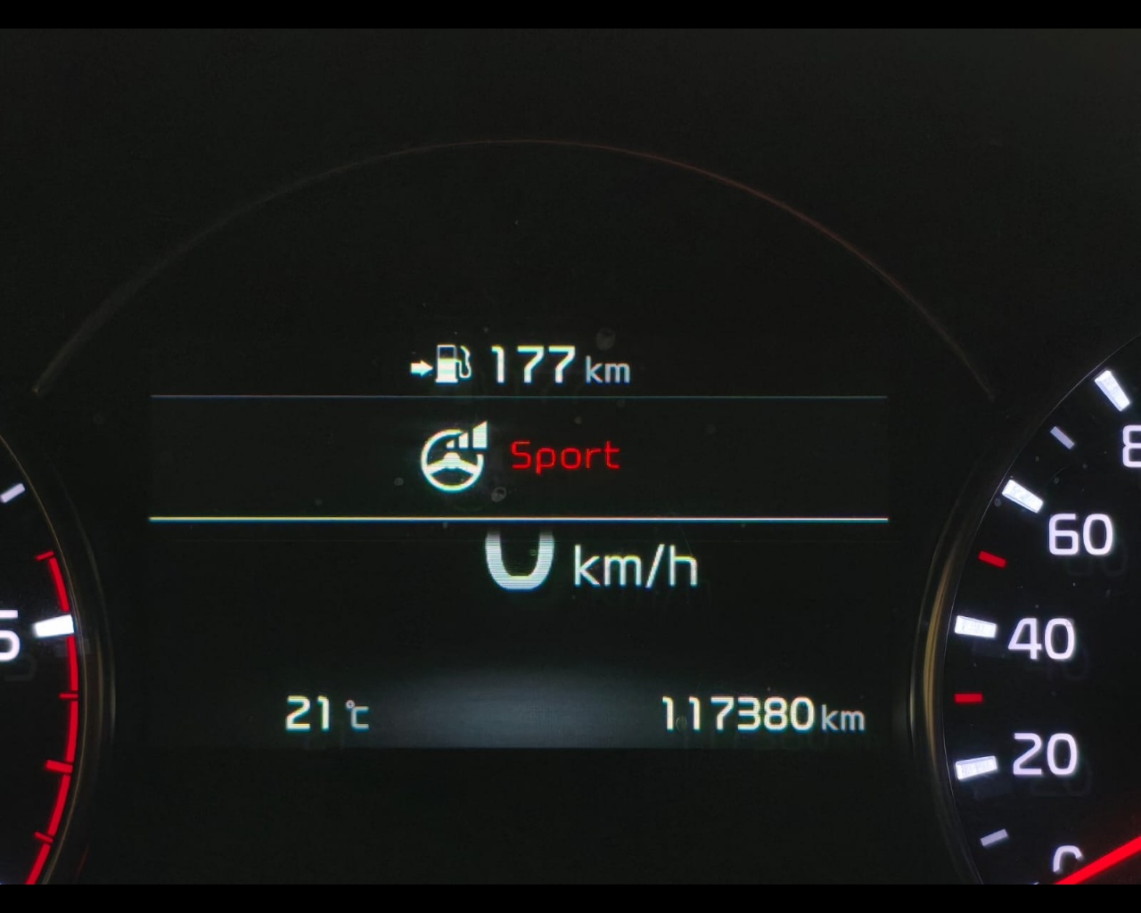 Foto KIA Carens 1.7 crdi Class Techno Pack 115cv 7p.ti