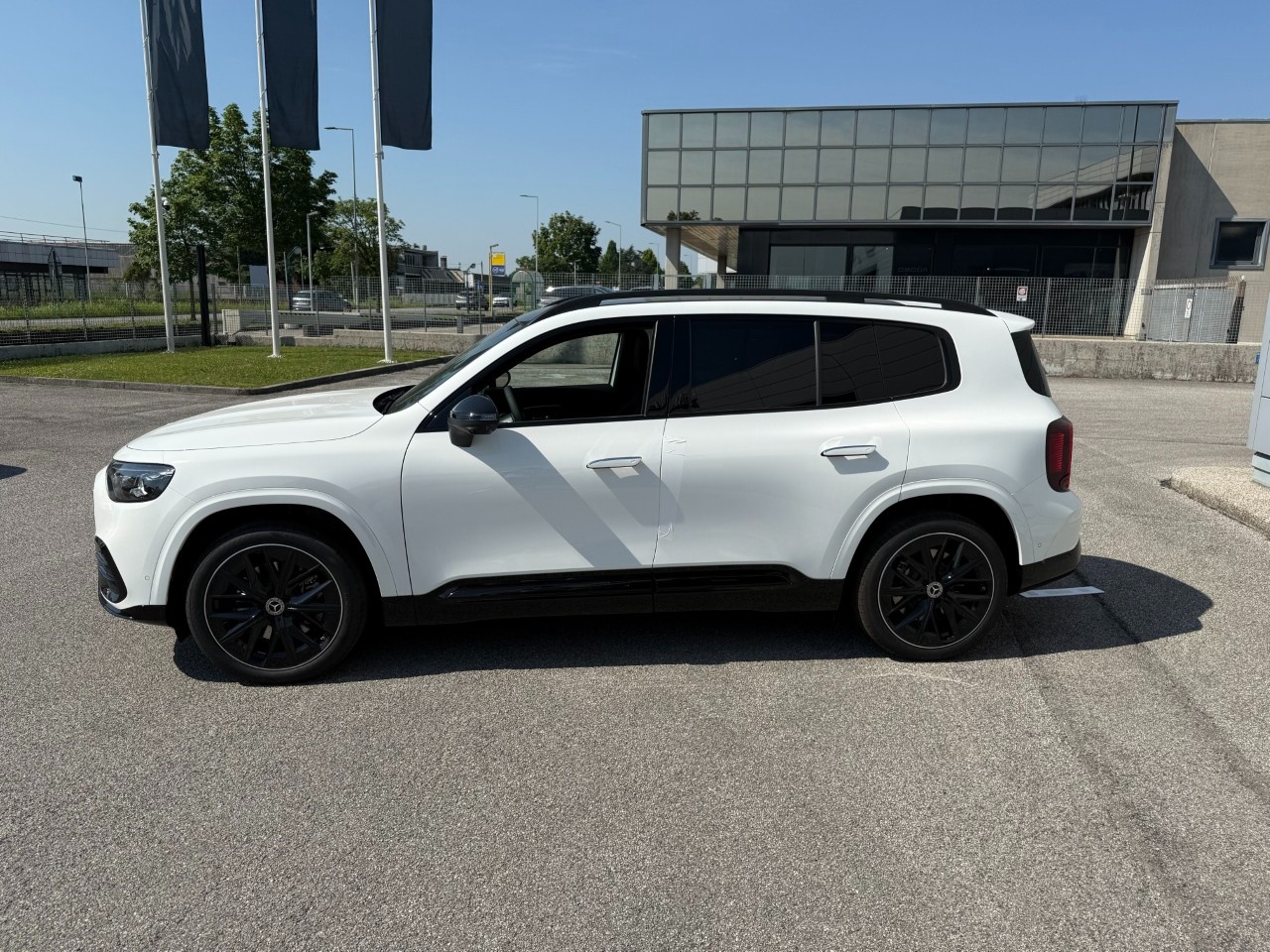 Mercedes GLB Elettrica GLB 250+ con tecnologia EQ Advanced Plus - 4