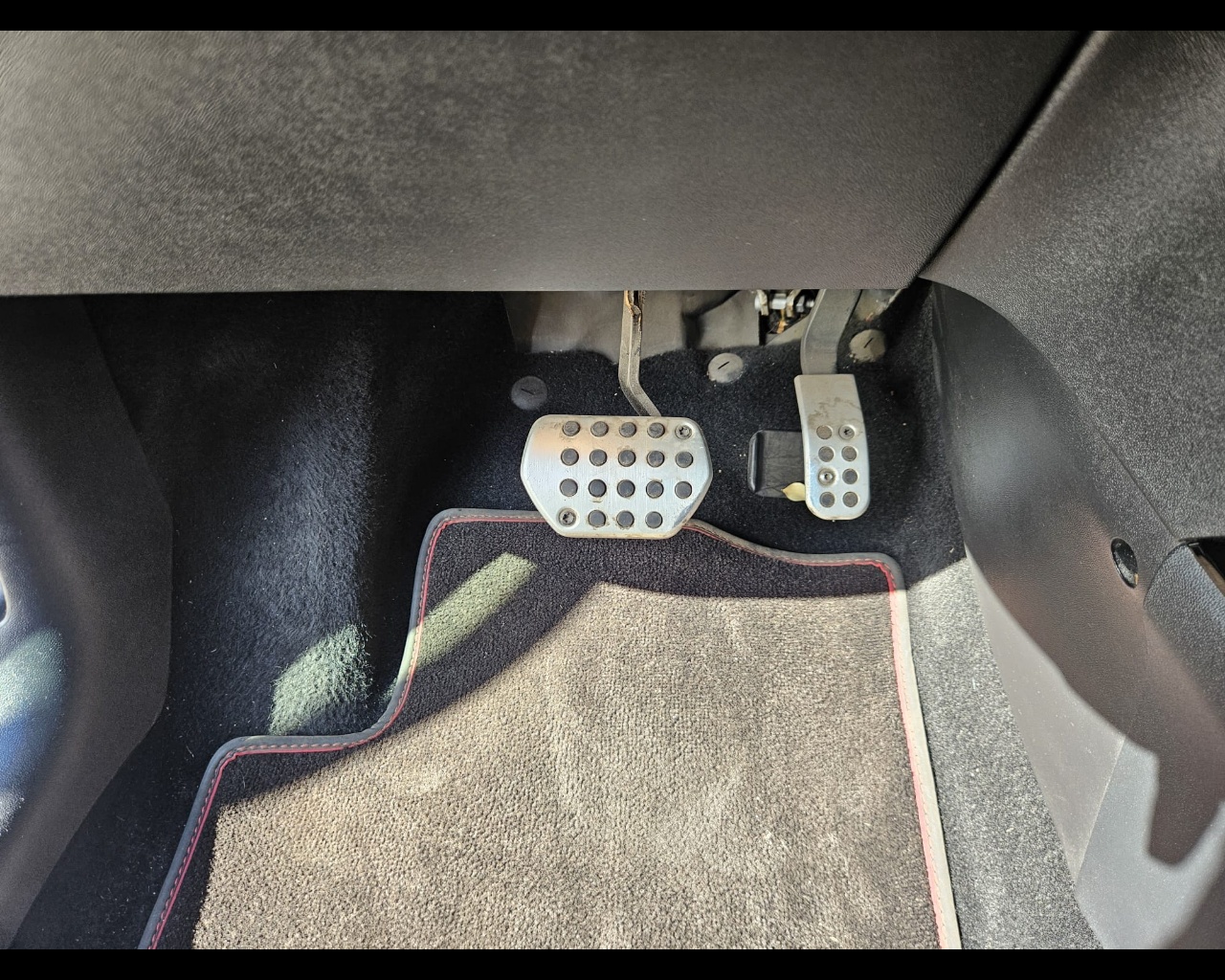 Foto PEUGEOT 2008 1.2 puretech t Gt Line s&s 110cv eat6