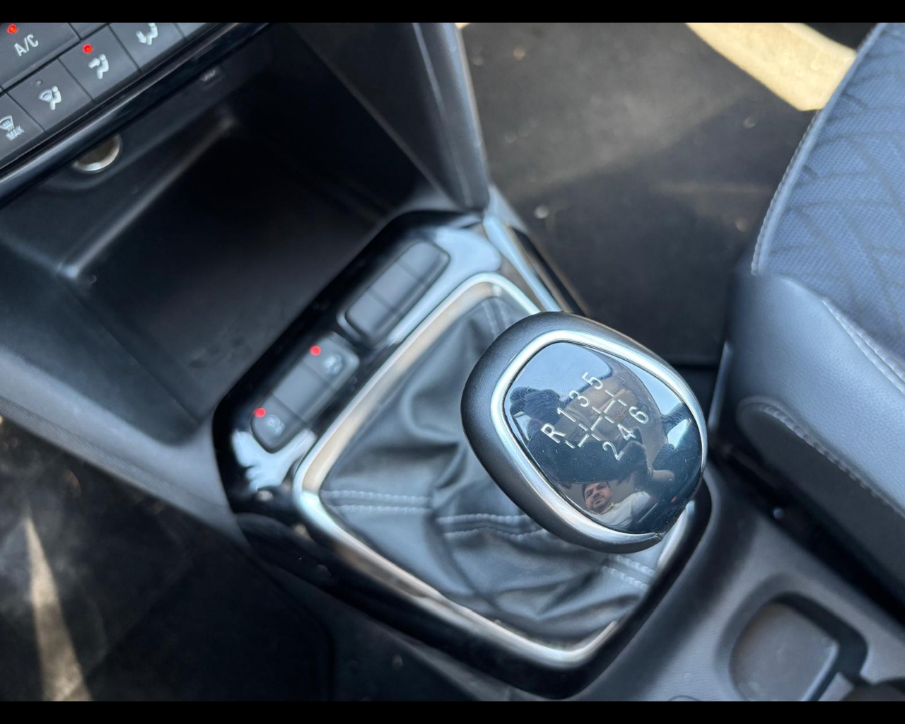 Foto OPEL Corsa 1.5 Elegance s&s 100cv