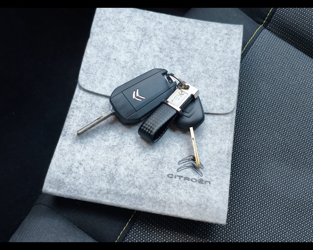 Foto CITROEN C3 1.2 puretech C-Series s&s 83cv neopatentati