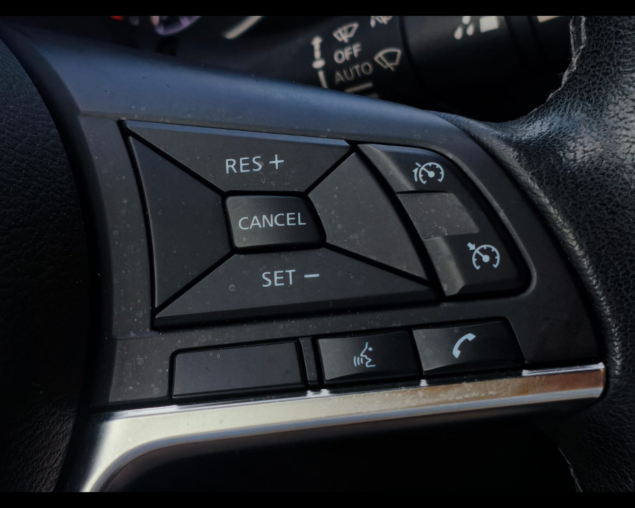 Foto NISSAN Juke 1.0 dig-t N-Connecta 114cv