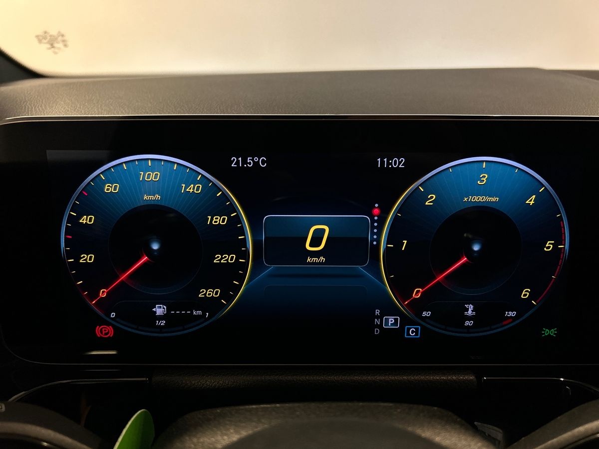 Mercedes GLA GLA 180 D Premium 8G-DCT - 13