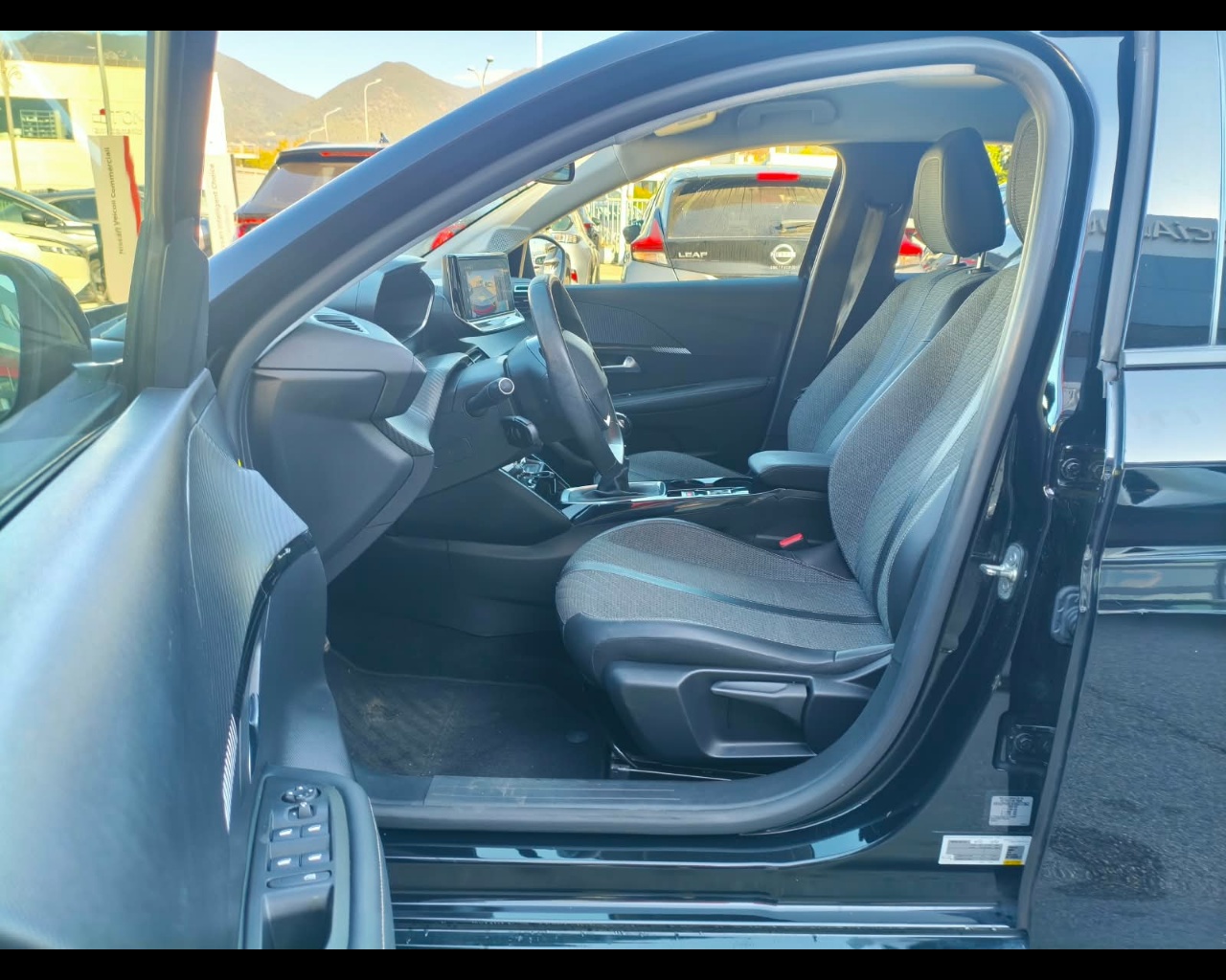 Foto PEUGEOT 208 1.2 puretech Allure s&s 100cv